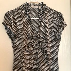 🎉HP🎉 Worthington Short Sleeve Blouse